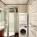 4 Bed Riverside דירה *