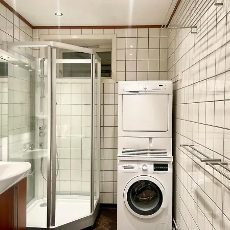 4 Bed Riverside شقة *